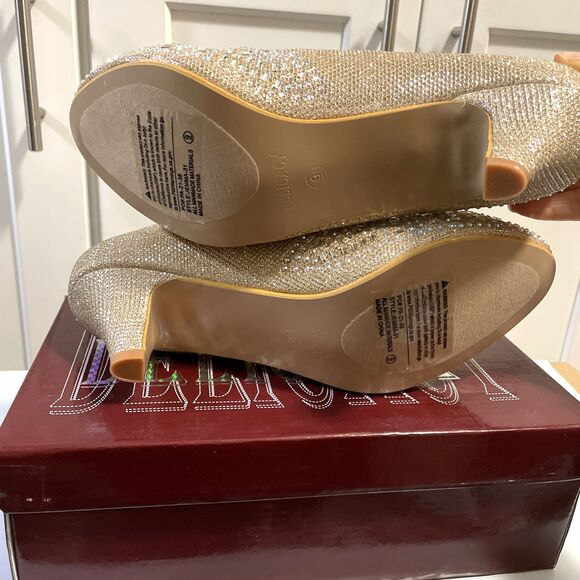 DELICACY Champagne Gold Rhinestone Heels Shoes Sz 9 NWBox Party Holiday Cocktail - Picture 6 of 9
